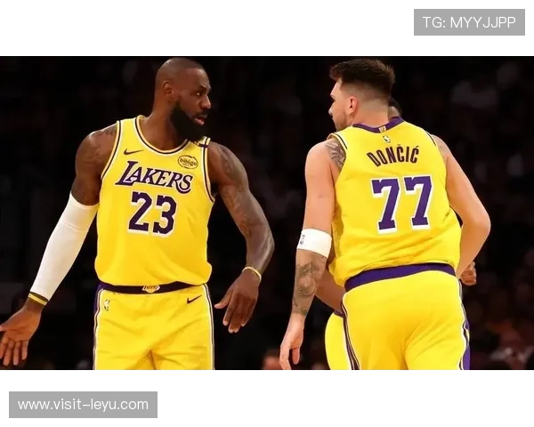 詹姆斯关键时刻爆发率湖人逆转勇士重回西部前四焦点之战再掀高潮 詹姆斯关键时刻爆发率湖人逆转勇士重回西部前四焦点之战再掀高潮