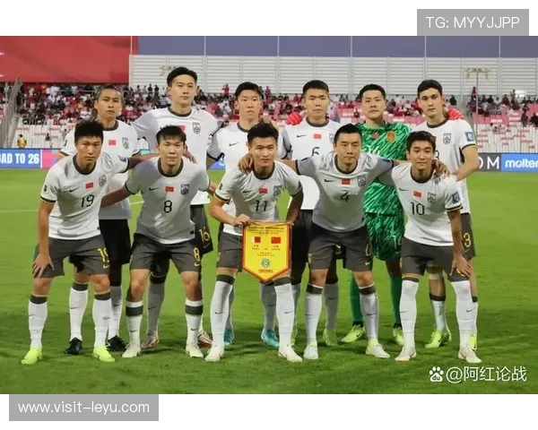 中国足球队迎战日本队,全力冲击世界杯亚洲区预选赛关键战 中国足球队迎战日本队,全力冲击世界杯亚洲区预选赛关键战