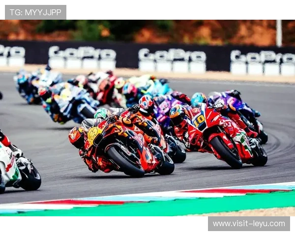 《MotoGP赛季激烈角逐迎来新挑战 多支车队调整阵容力求突破》