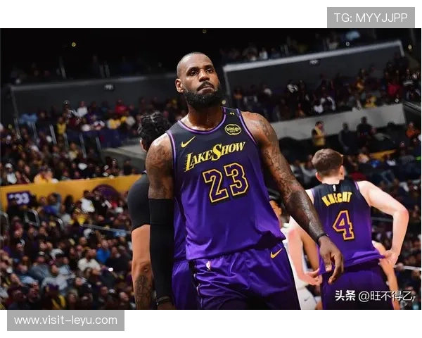 詹姆斯关键时刻爆发助湖人逆转战胜快船续写连胜纪录